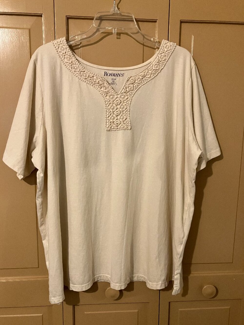 Roman's Ivory Colored Size 1X(22/24) Embroidered, Short Sleeve Notch Neck Top